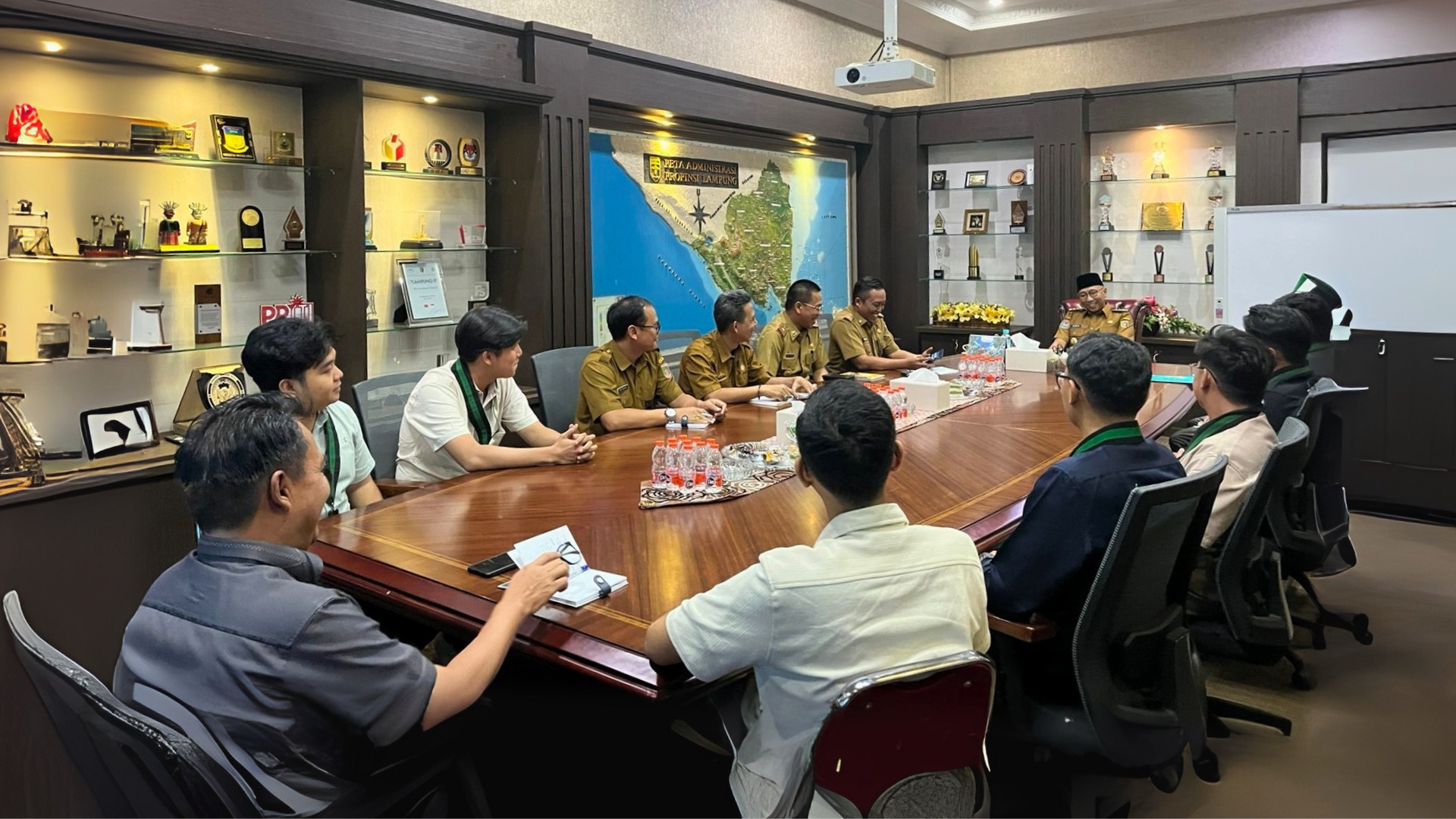 Kawal Aspirasi Adat, Bappeda Provinsi Lampung Hadiri Audiensi Bersama Gubernur dan HMI Cabang Bandar Lampung