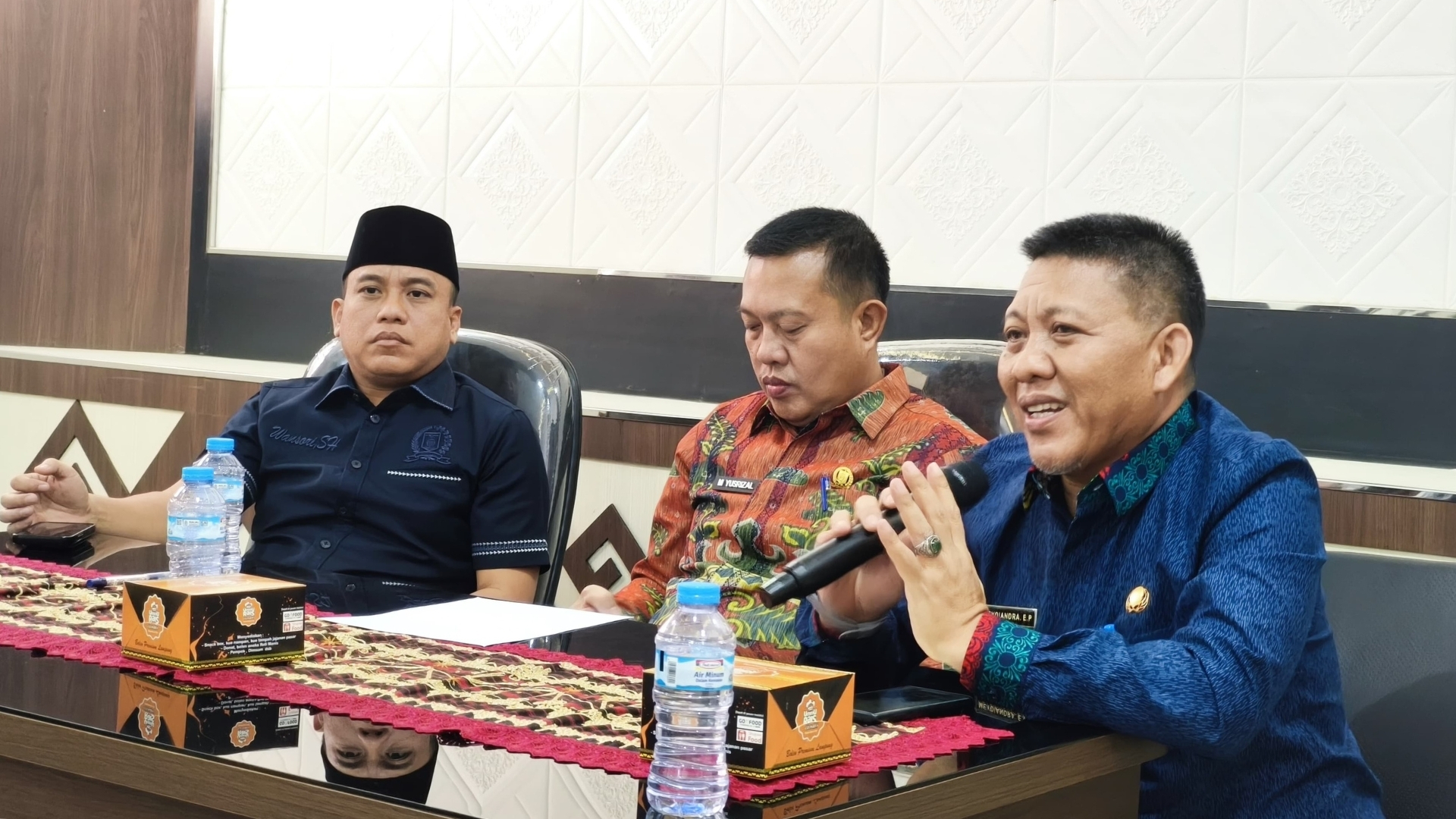Konsultasi KUA dan PPAS TA 2025 Bersama Pimpinan dan Anggota Badan Anggaran DPRD Lampung Utara
