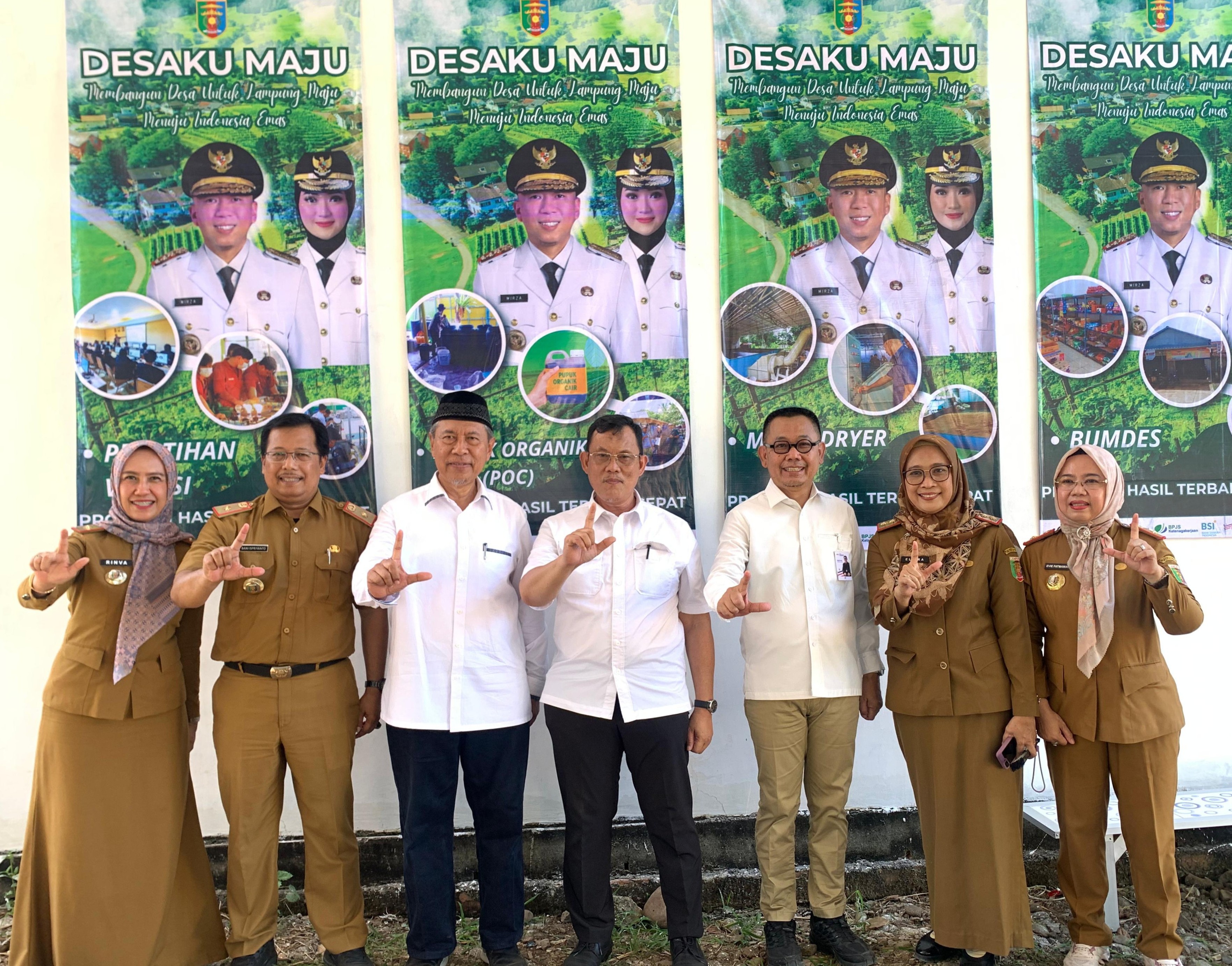 Kepala Bappeda Provinsi Lampung beserta Jajaran Dampingi Gubernur dan Wagub Lampung Luncurkan PHTC "Desaku Maju"